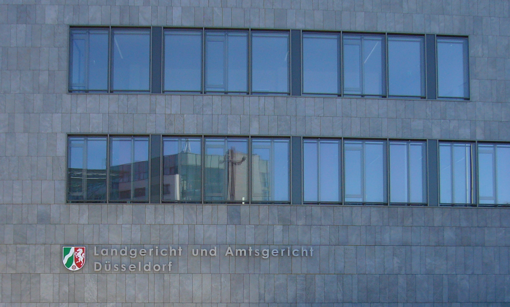 NEUES AMTS- UND LANDGERICHT DÜSSELDORF