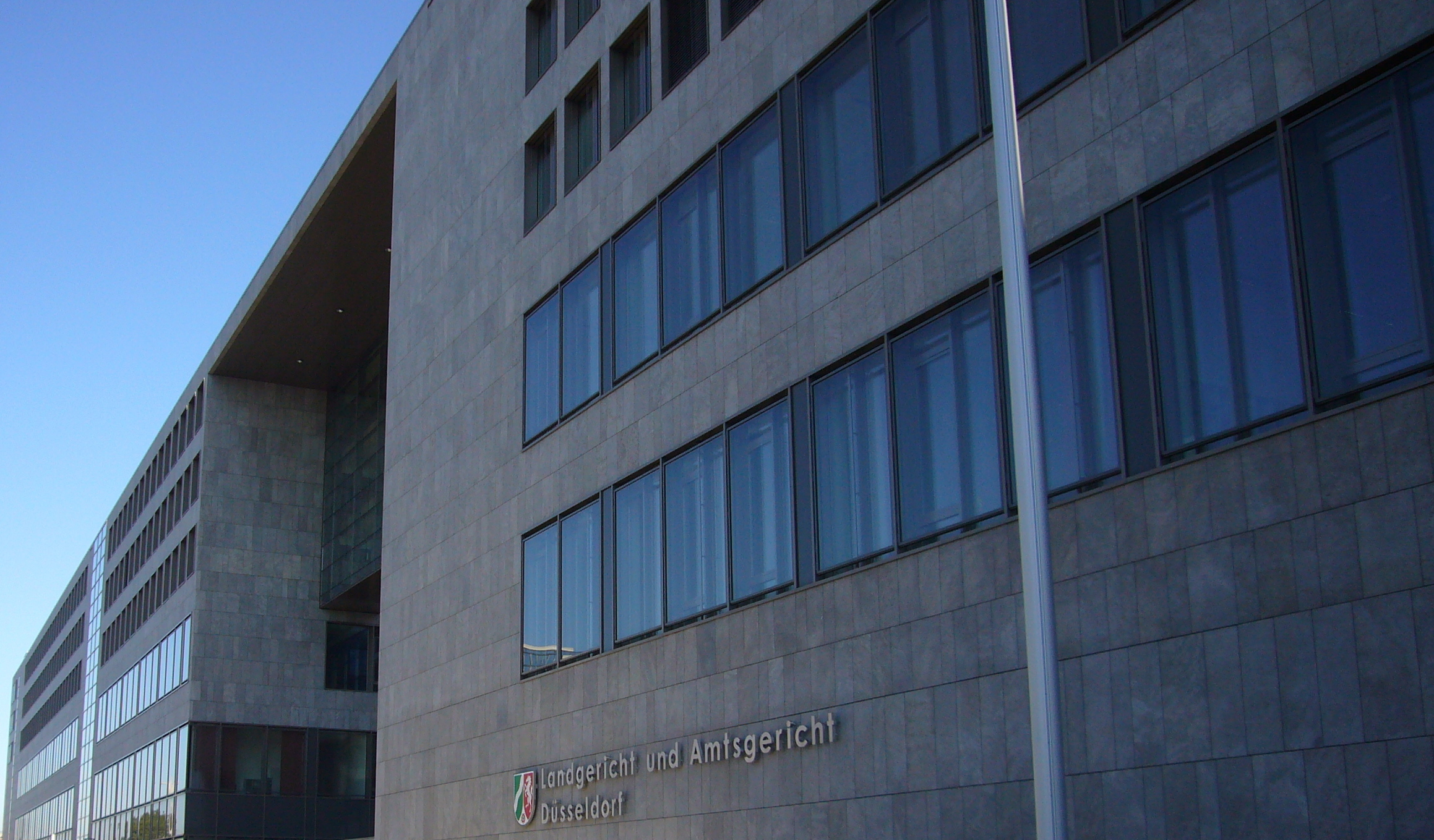 NEUES AMTS- UND LANDGERICHT DÜSSELDORF